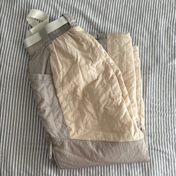 Jordan Cream and Gray Cargo Pants with Textured Design - Picture 5 of 5